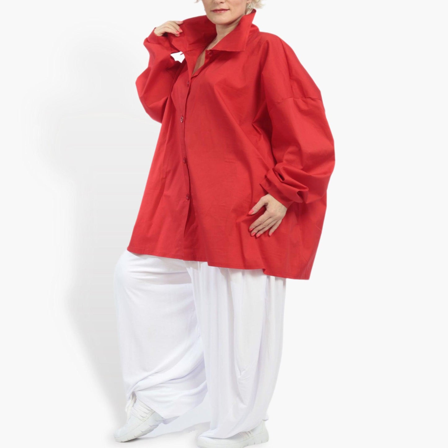 Summer blouse in a boxy shape made of poplin quality, Baumi in red