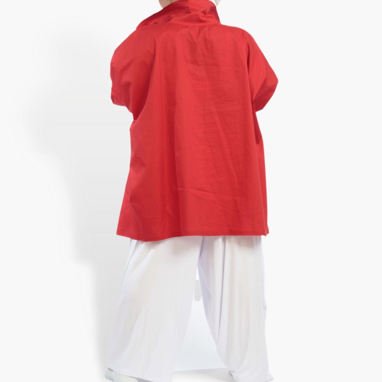 Summer blouse in a boxy shape made of poplin quality, Baumi in red