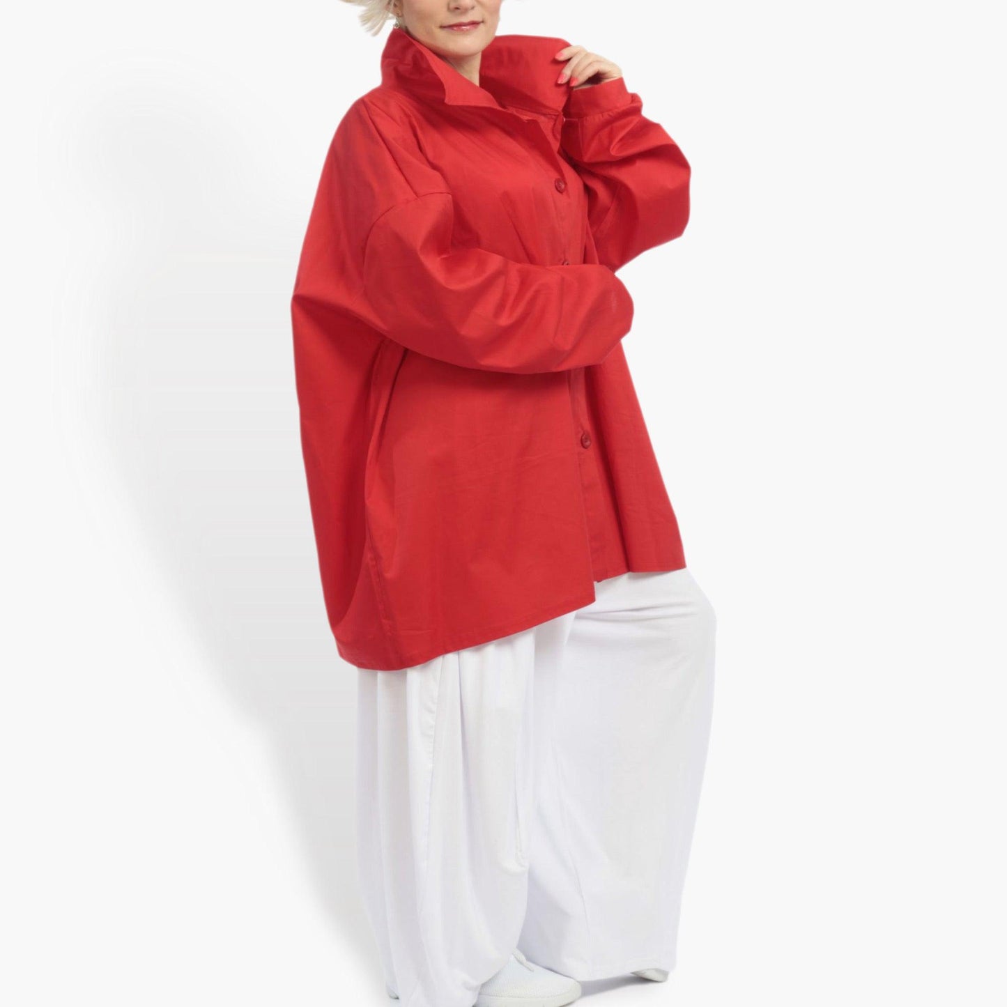 Summer blouse in a boxy shape made of poplin quality, Baumi in red