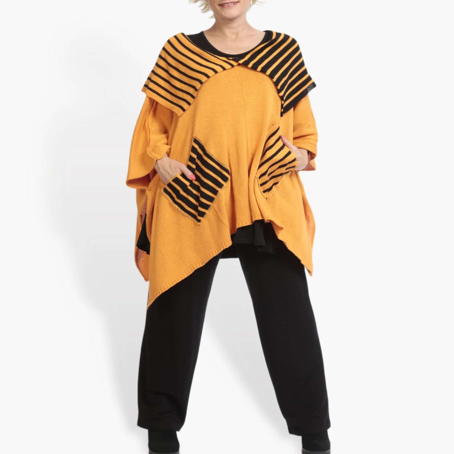 Transitional sweater in a boxy shape made of fine knit quality, Nitto in orange-black