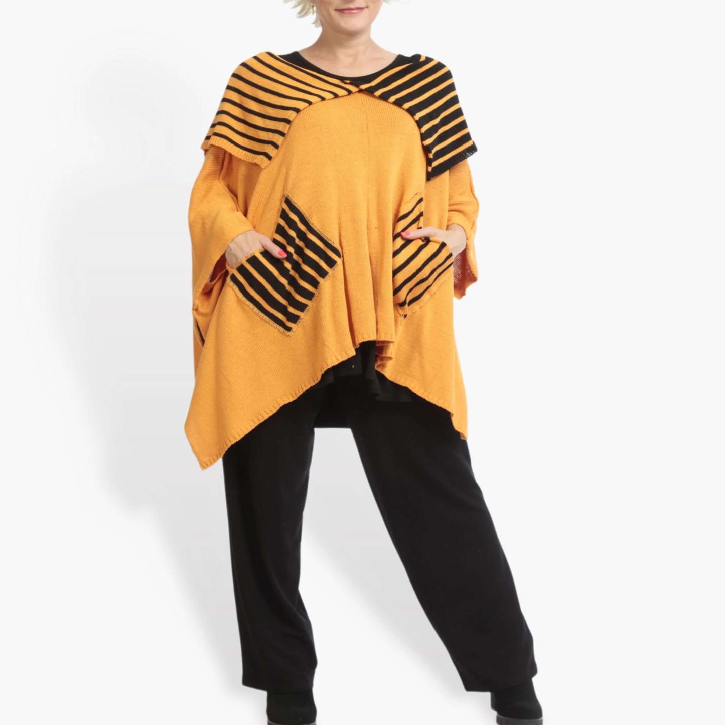 Transitional sweater in a boxy shape made of fine knit quality, Nitto in orange-black