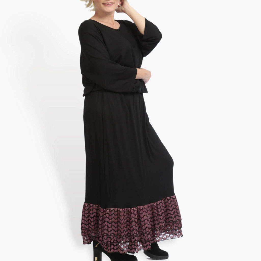 Winter skirt in a straight shape made of lace quality, CasaMia in black-aubergine