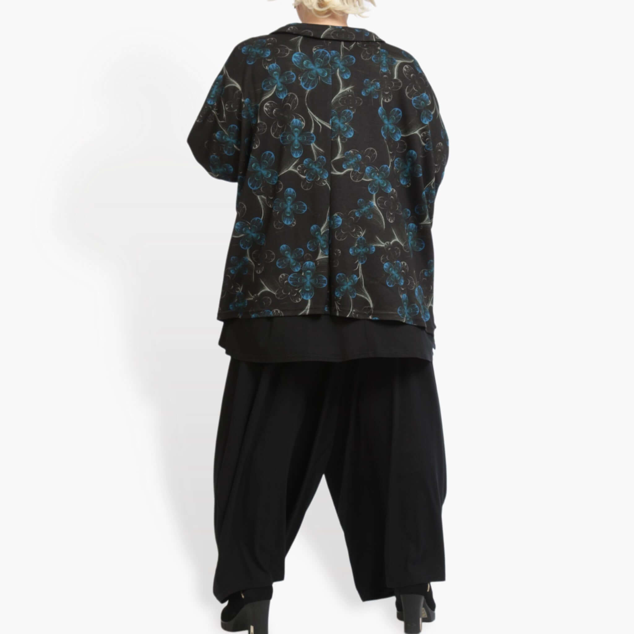 Winter jacket in A-shape made of fine Romanit jersey quality, petrol in black-petrol