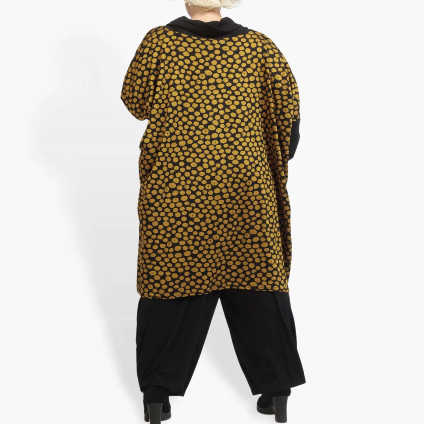 Winter Big Shirt in kastiger Form aus glatter Romanit Jersey Qualität, Ava in Schwarz-Gelb