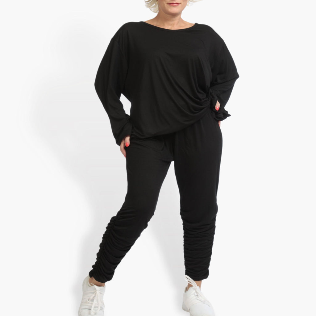 Everyday leggings in a ruffled shape made of fine jersey quality, viscose basics in black