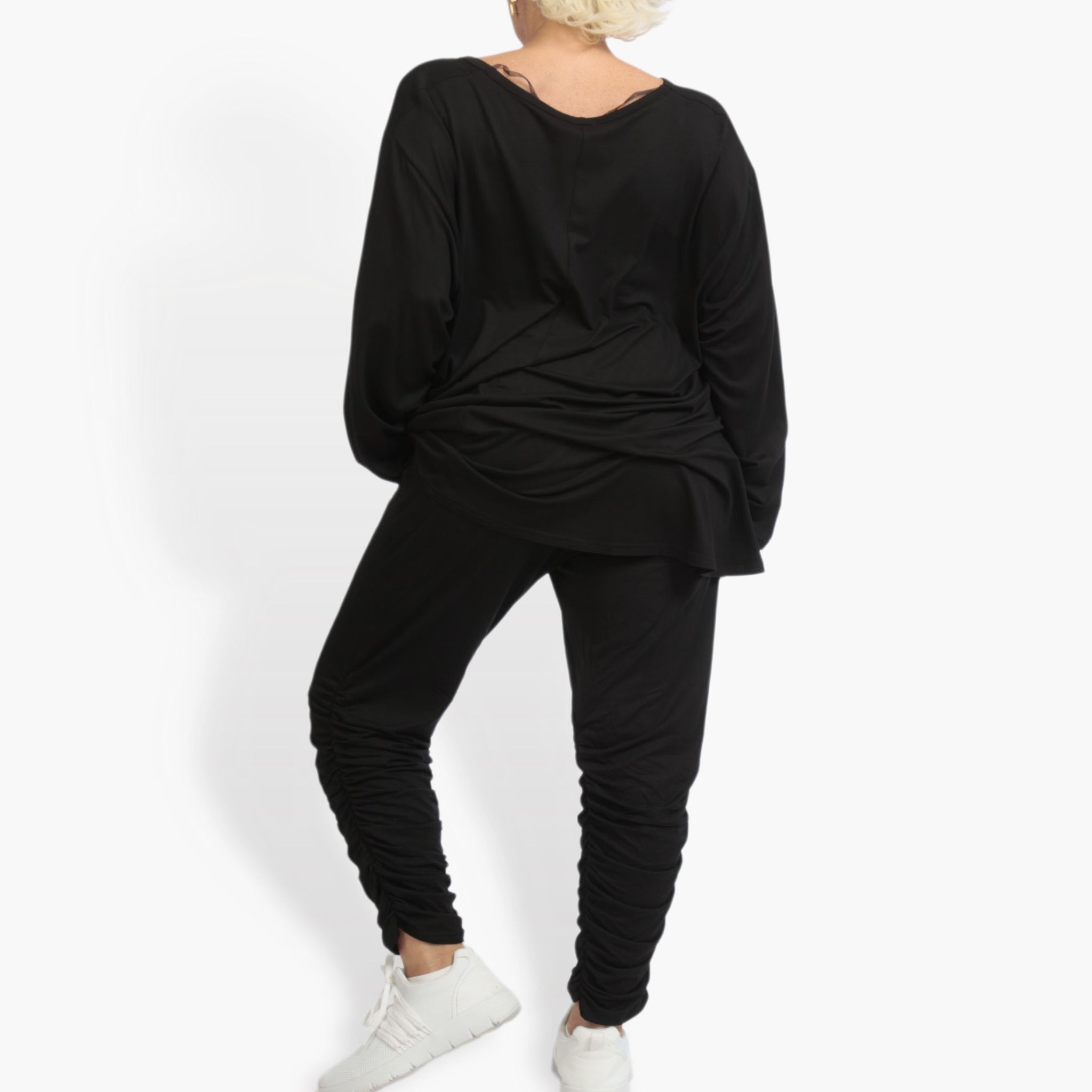 Everyday leggings in a ruffled shape made of fine jersey quality, viscose basics in black