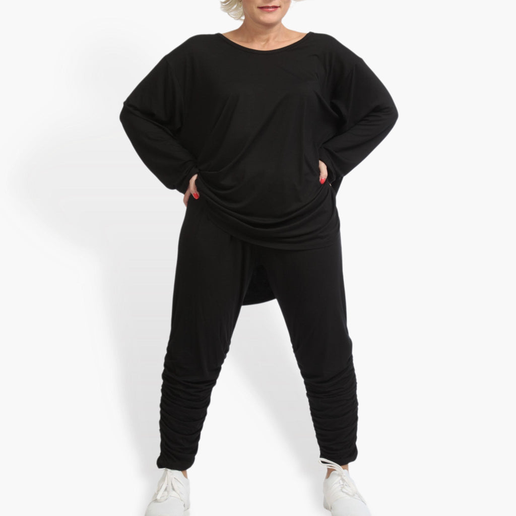 Everyday leggings in a ruffled shape made of fine jersey quality, viscose basics in black