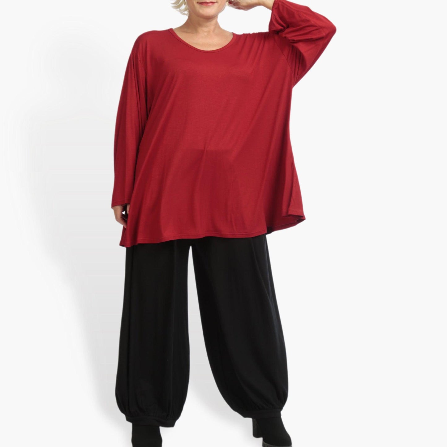 Winter shirt in a bell shape made of fine jersey quality, viscose basics in red