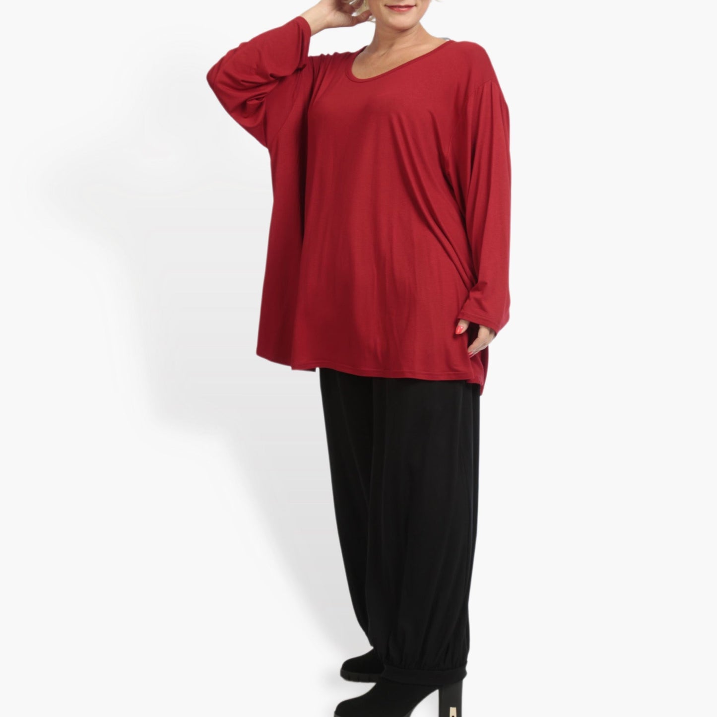 Winter shirt in a bell shape made of fine jersey quality, viscose basics in red