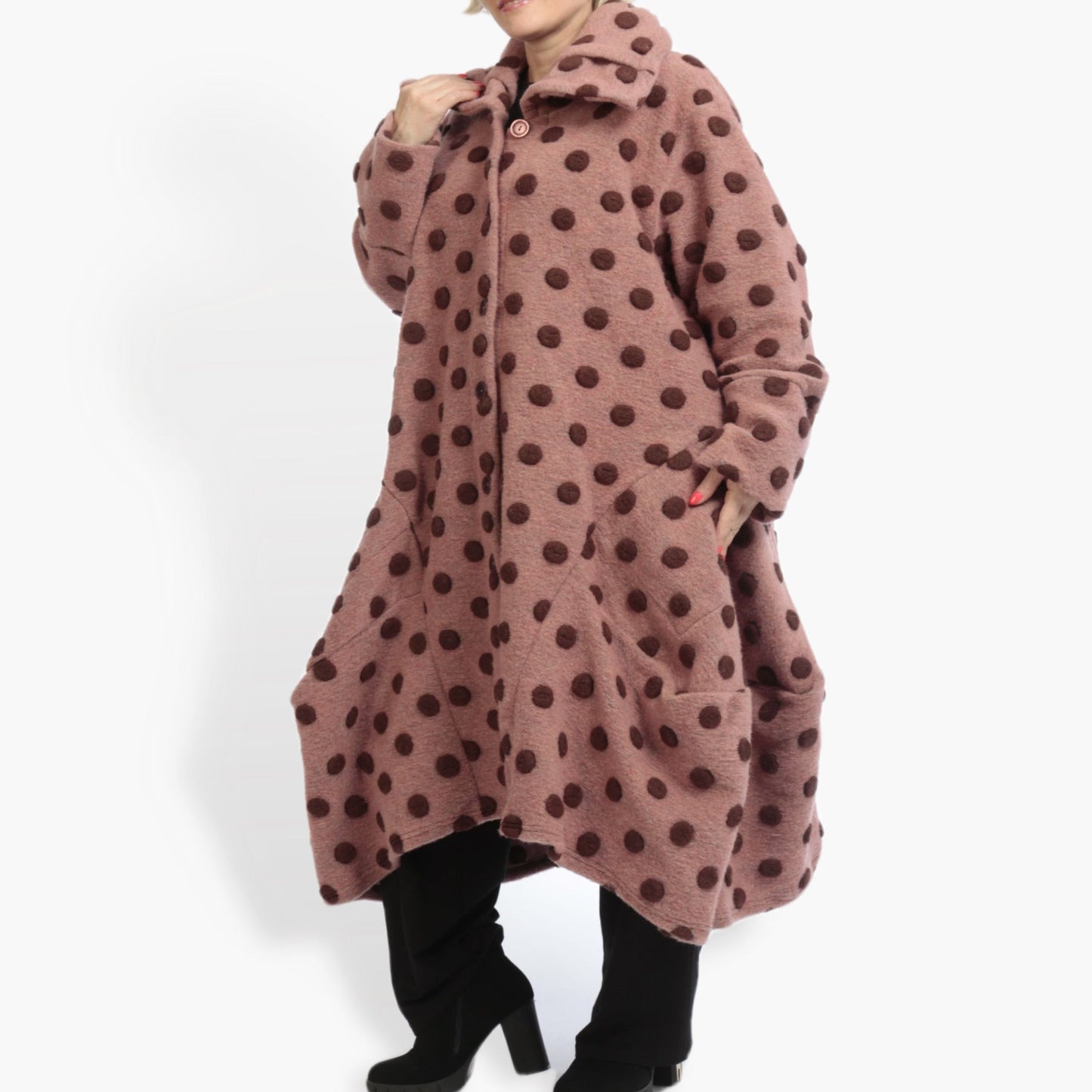 Winter coat in balloon shape made of wool quality, wool large in old pink