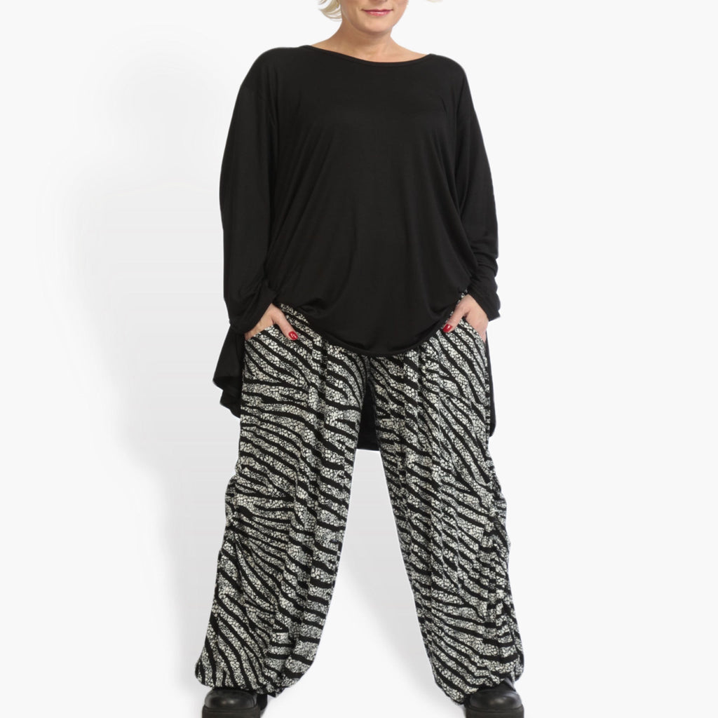 Winter trousers in the shape of jersey quality, Riga in black and white