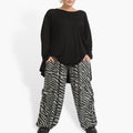Winter trousers in the shape of jersey quality, Riga in black and white