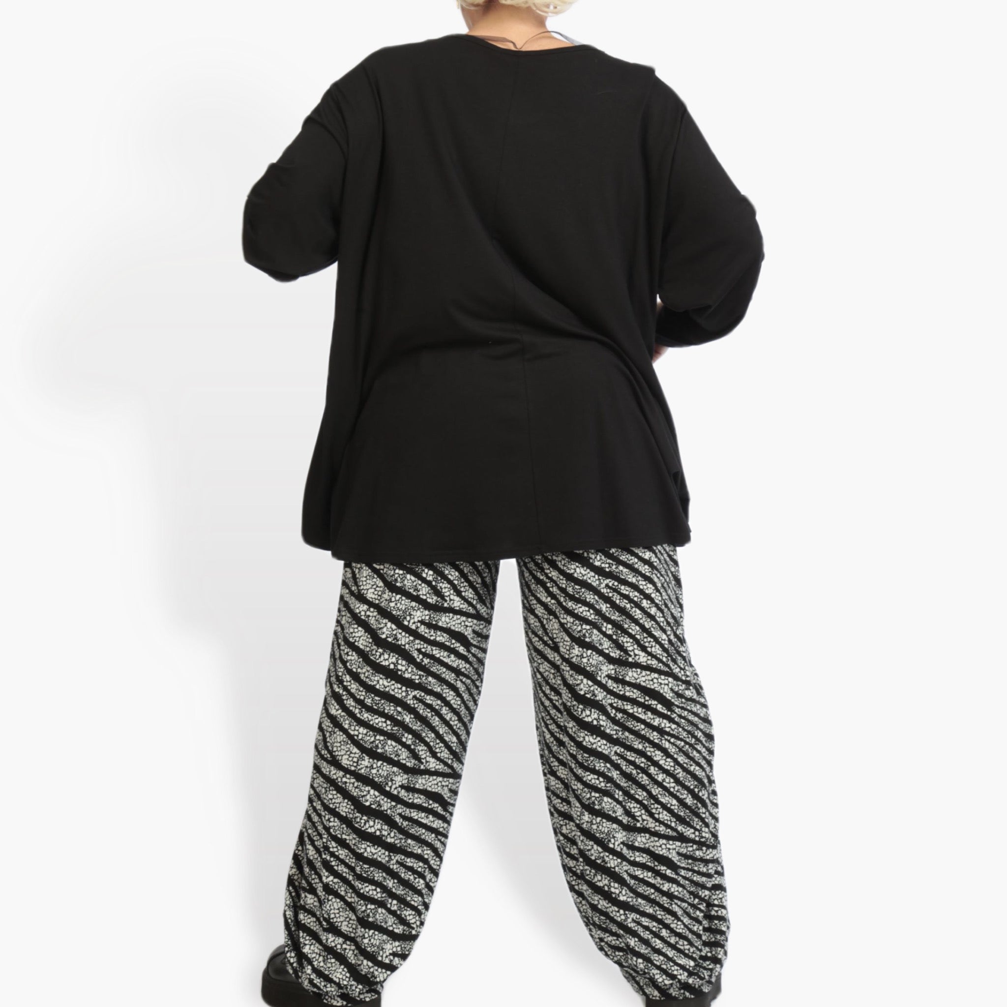 Winter trousers in the shape of jersey quality, Riga in black and white