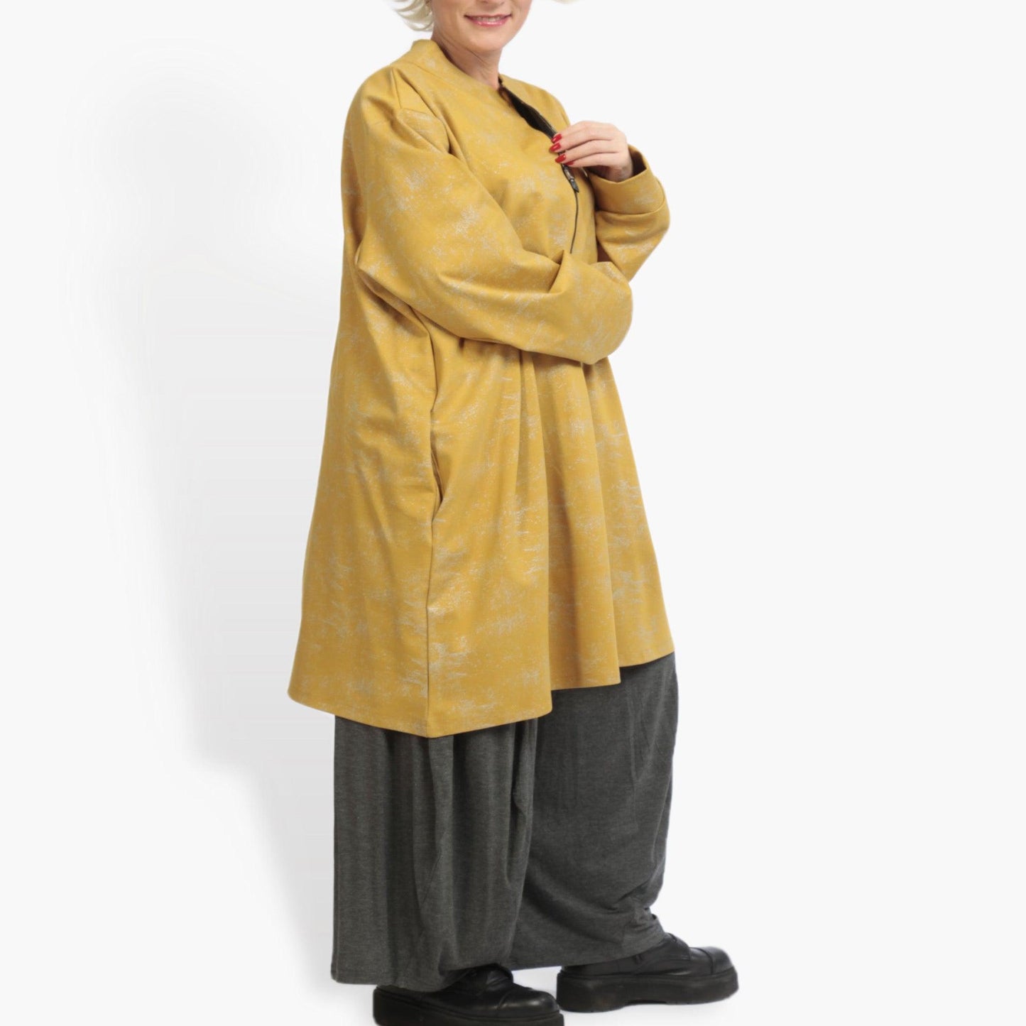 Winter big shirt in a boxy shape made of Romanit jersey quality, Lilo in mustard