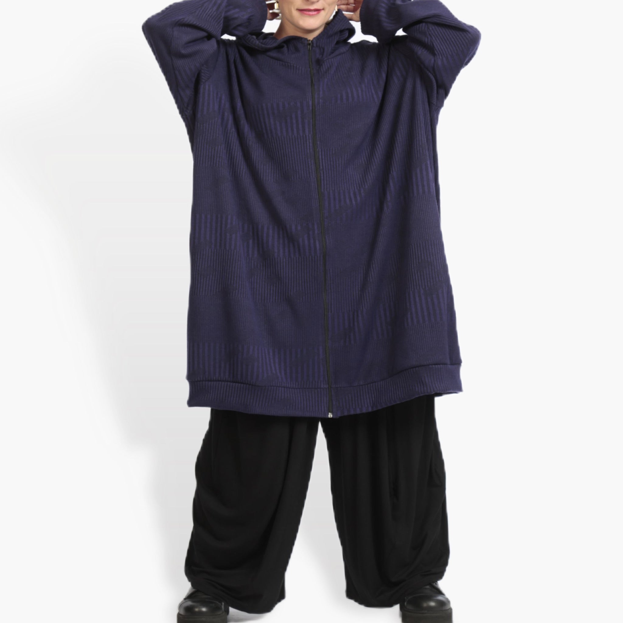 Winter jacket in balloon shape made of knitted quality, stitch in purple