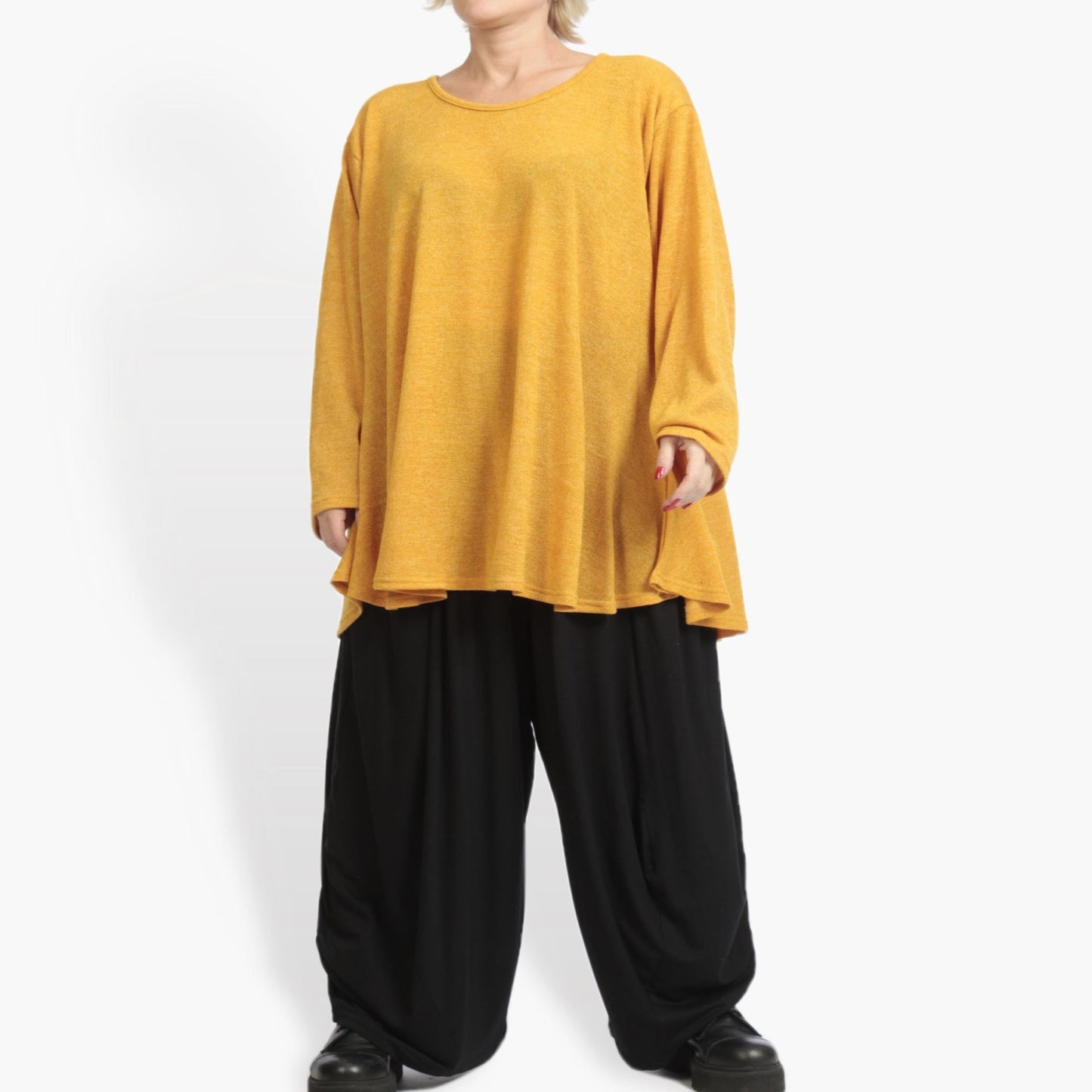 Everyday shirt in a bell shape made of light, fine knit quality, Yuki in mustard