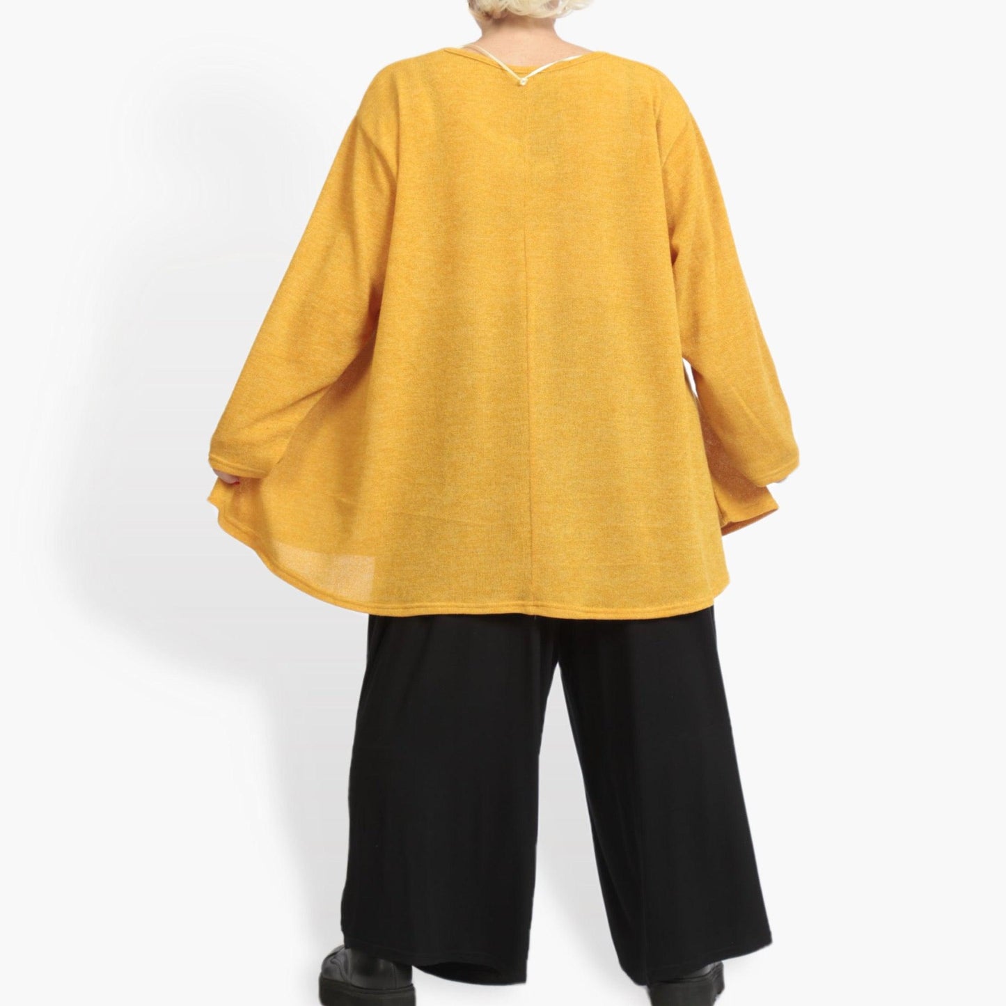 Everyday shirt in a bell shape made of light, fine knit quality, Yuki in mustard