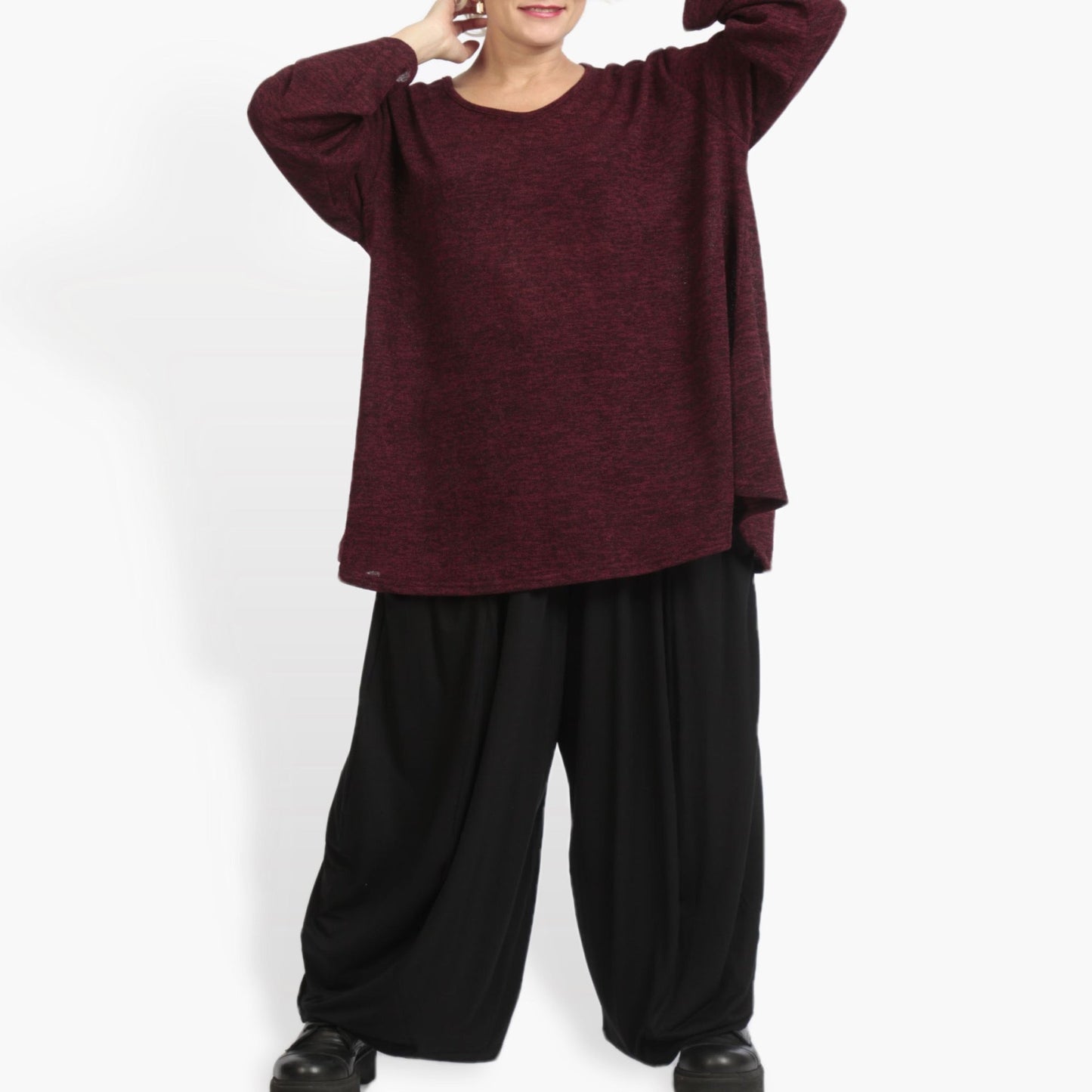 Everyday shirt in a bell shape made of light, fine knit quality, Yuki in wine red