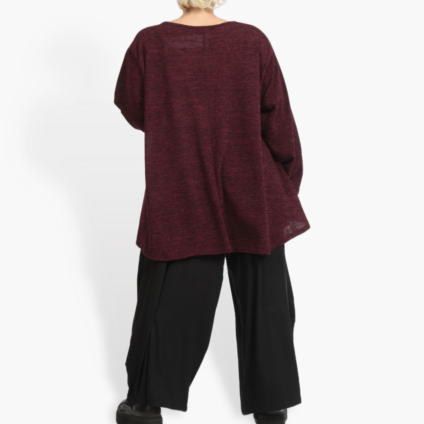 Everyday shirt in a bell shape made of light, fine knit quality, Yuki in wine red