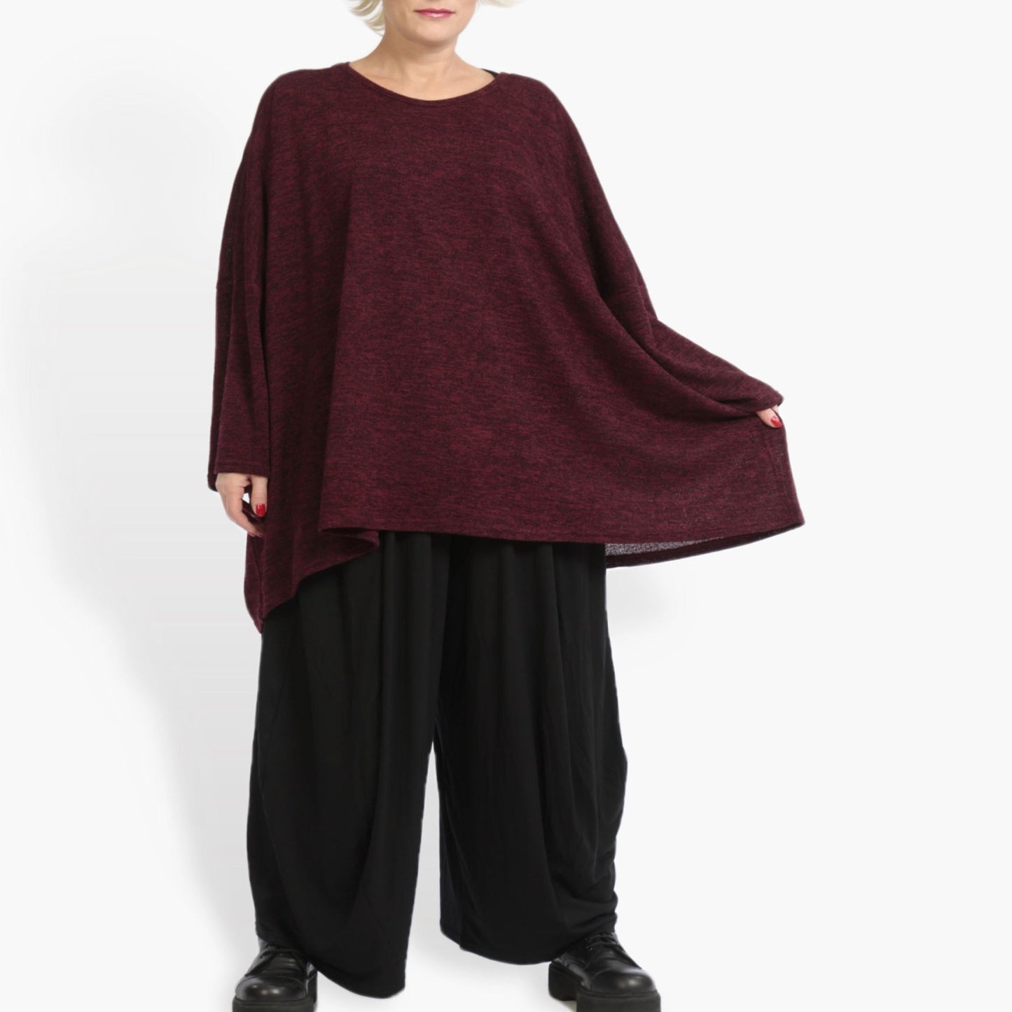 Everyday big shirt in a boxy shape made of light, fine knit quality, Yuki in wine red