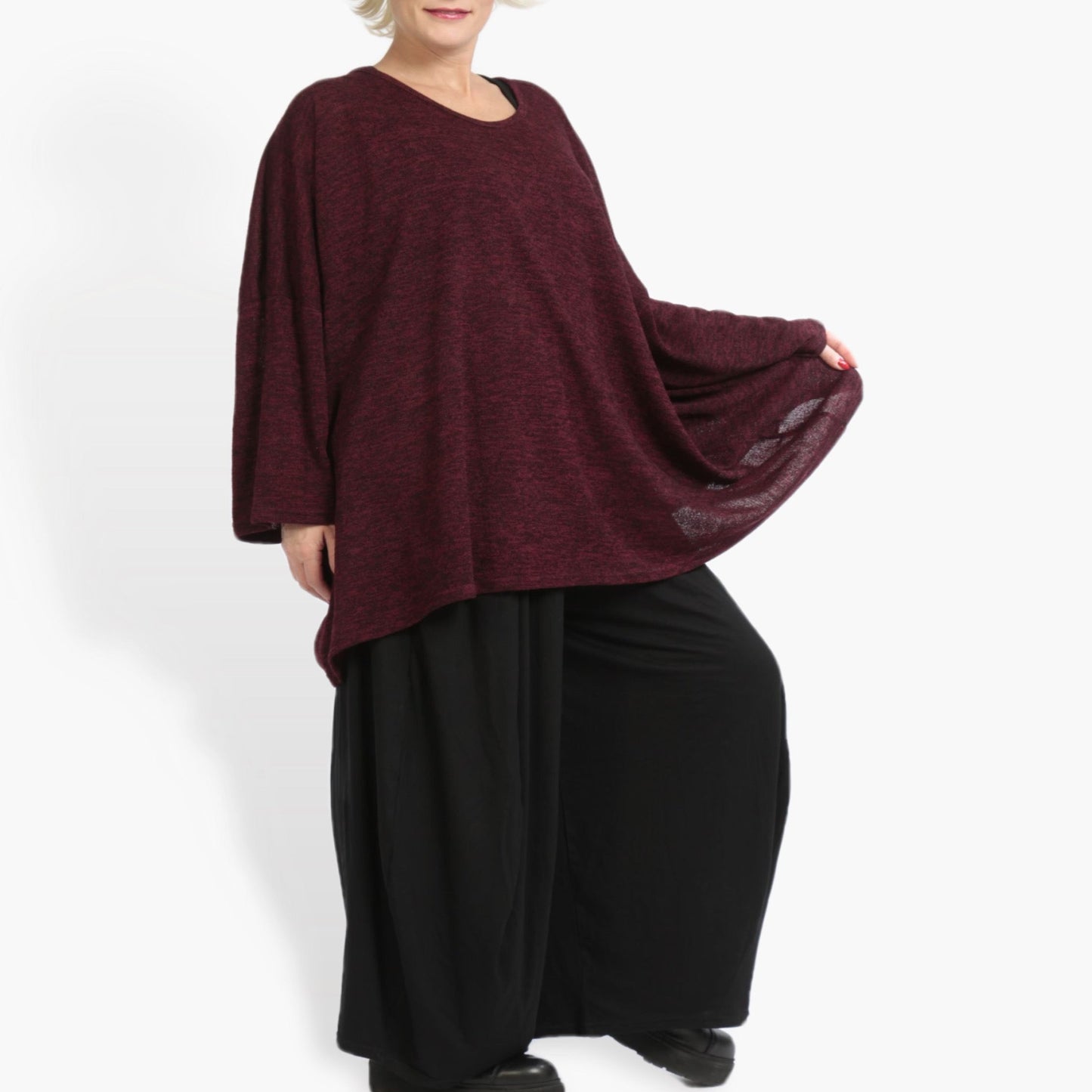 Everyday big shirt in a boxy shape made of light, fine knit quality, Yuki in wine red