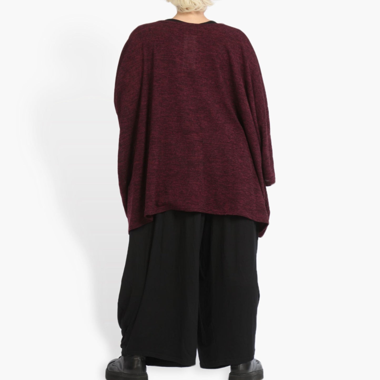 Everyday big shirt in a boxy shape made of light, fine knit quality, Yuki in wine red