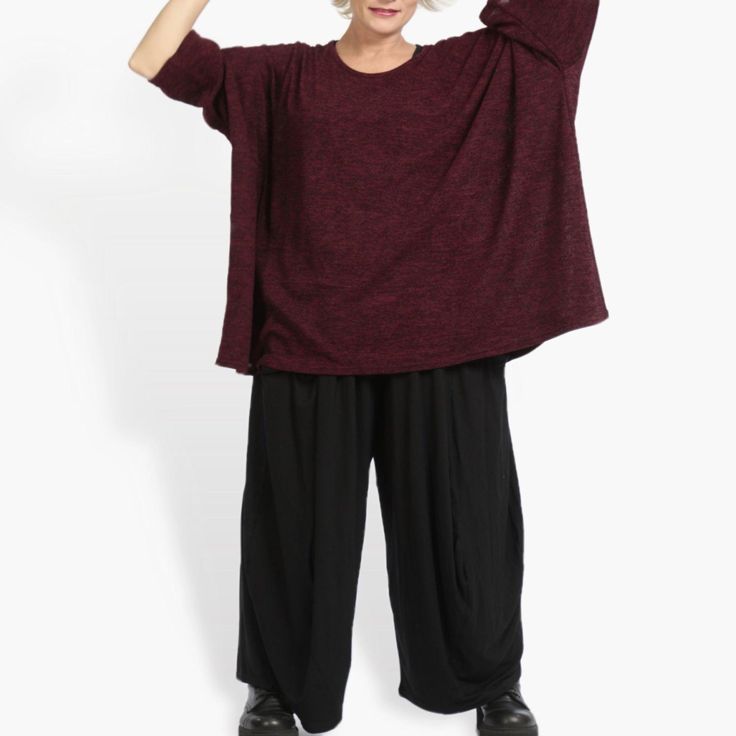 Everyday big shirt in a boxy shape made of light, fine knit quality, Yuki in wine red