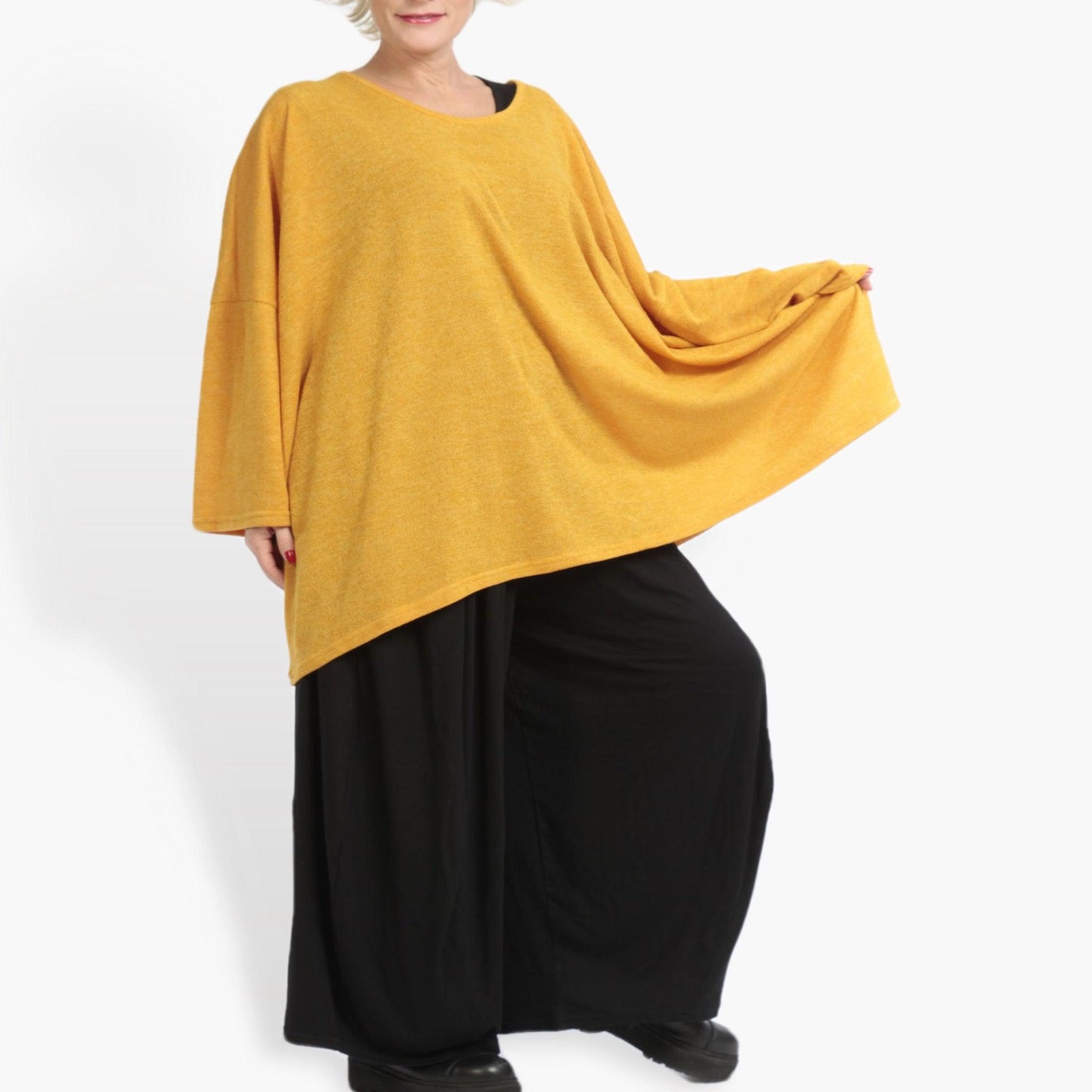 Everyday big shirt in a boxy shape made of light, fine knit quality, Yuki in mustard