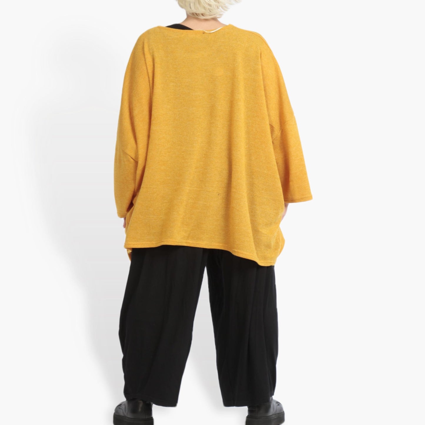 Everyday big shirt in a boxy shape made of light, fine knit quality, Yuki in mustard