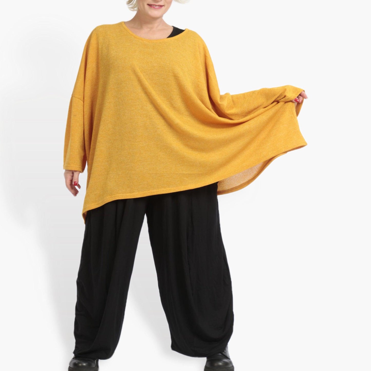 Everyday big shirt in a boxy shape made of light, fine knit quality, Yuki in mustard