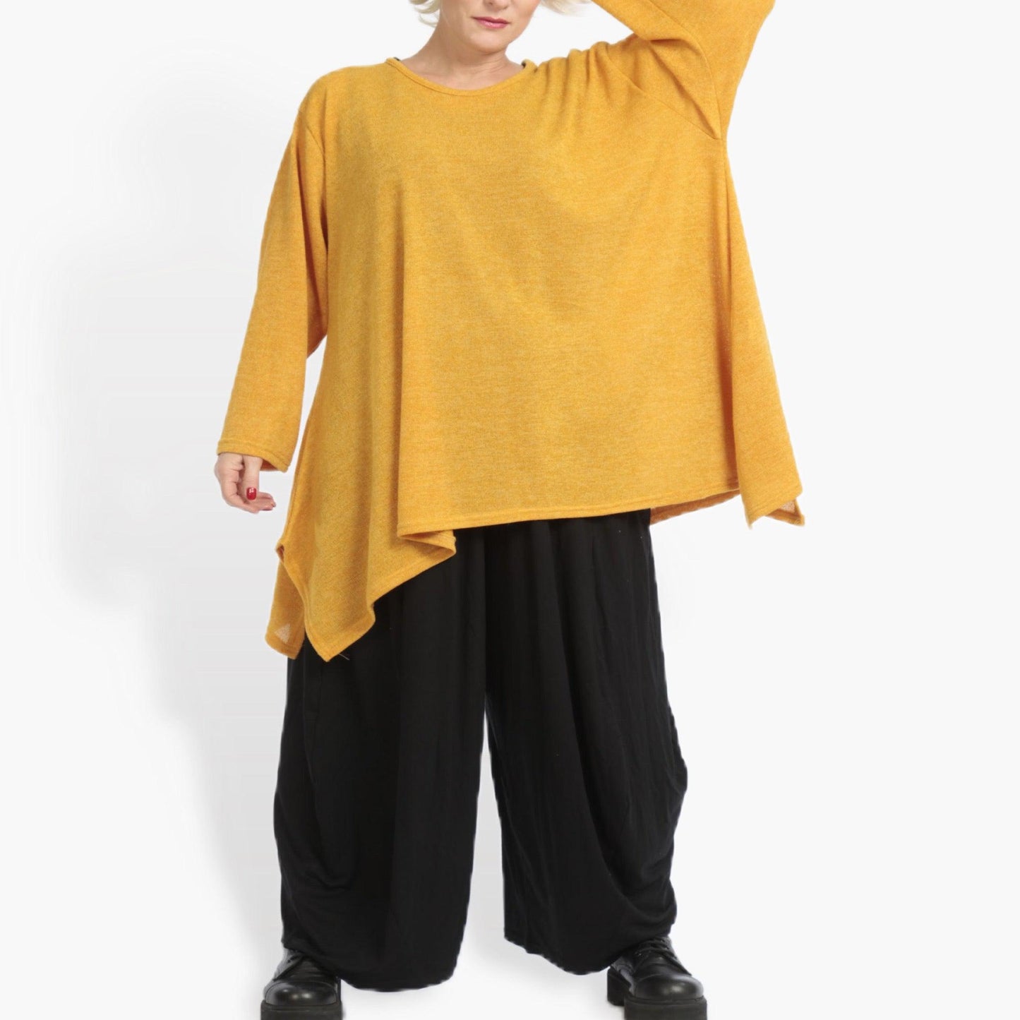 Everyday A-shaped shirt made of light, fine knit quality, Yuki in mustard