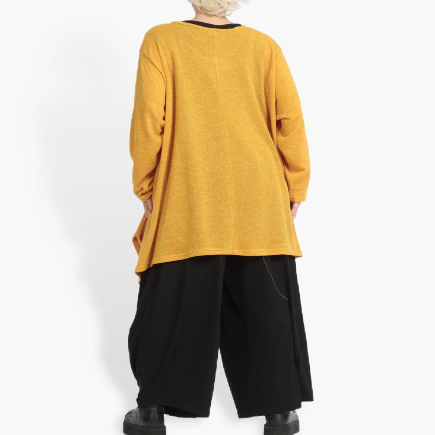 Everyday A-shaped shirt made of light, fine knit quality, Yuki in mustard