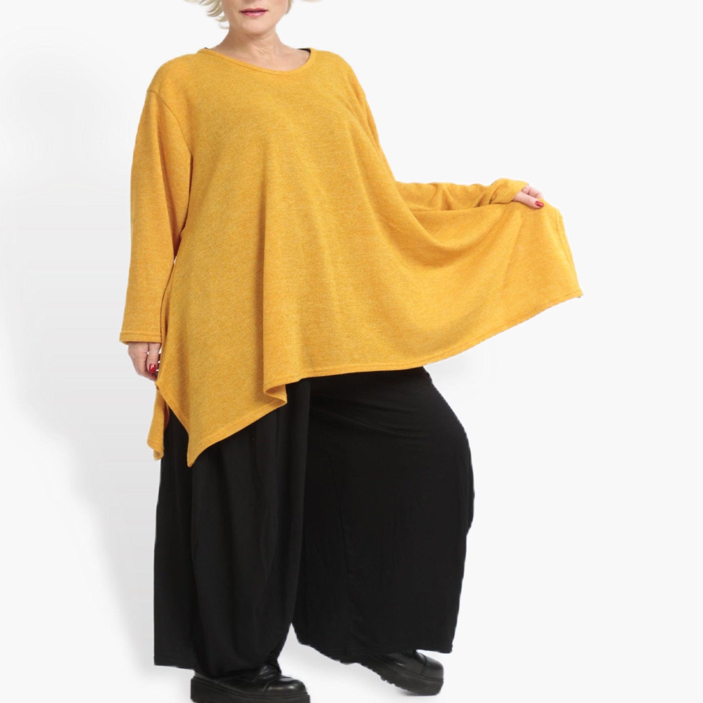 Everyday A-shaped shirt made of light, fine knit quality, Yuki in mustard