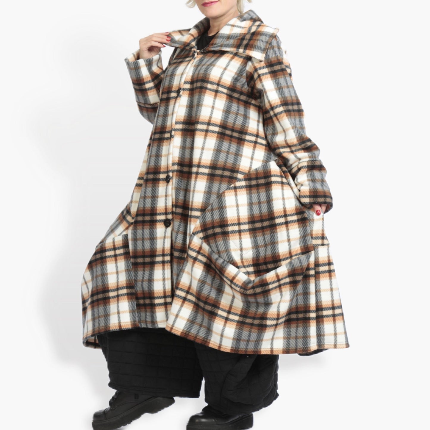 Winter coat in balloon shape made of fleece quality, Cassa in multicolor brown