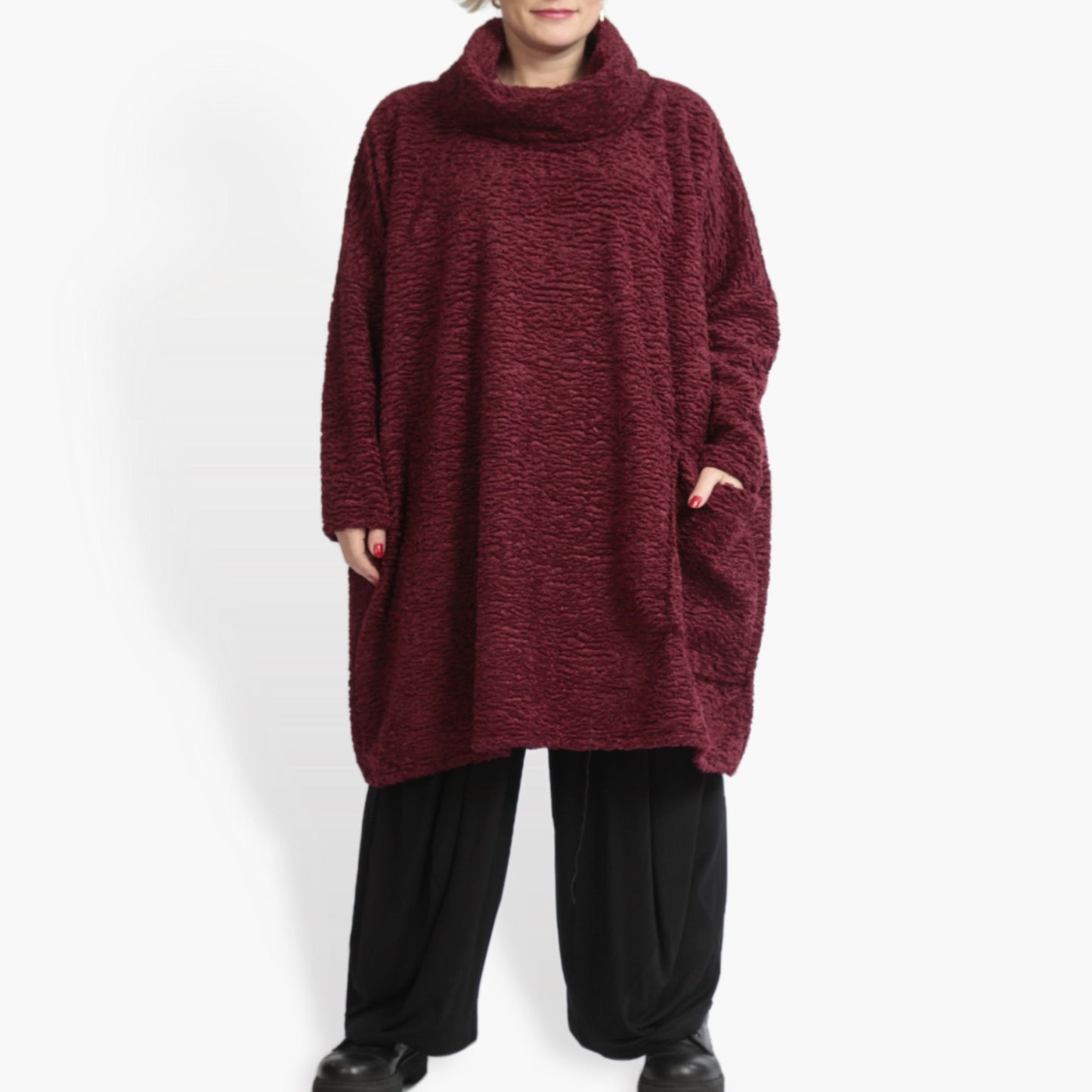 Winter Big Shirt in a boxy shape made from Astrakan quality, Astra in wine red