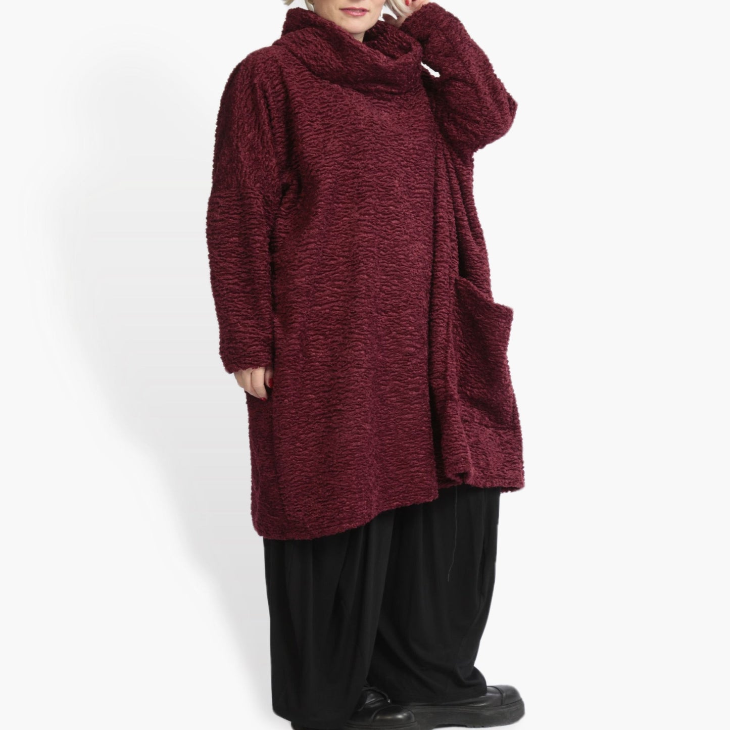 Winter Big Shirt in a boxy shape made from Astrakan quality, Astra in wine red