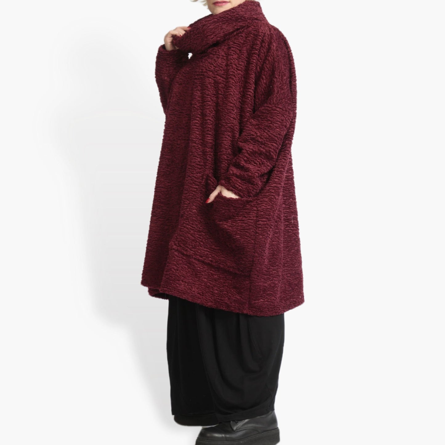 Winter Big Shirt in a boxy shape made from Astrakan quality, Astra in wine red