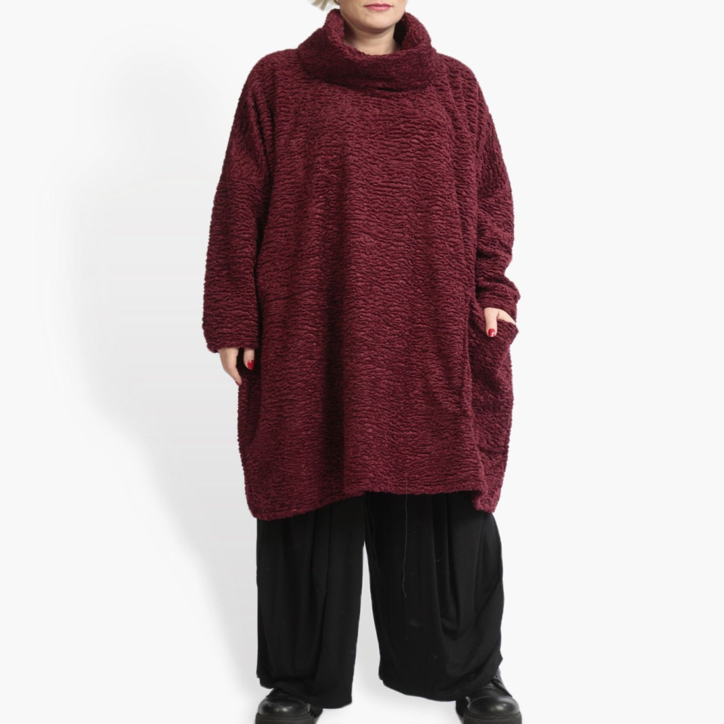 Winter Big Shirt in a boxy shape made from Astrakan quality, Astra in wine red