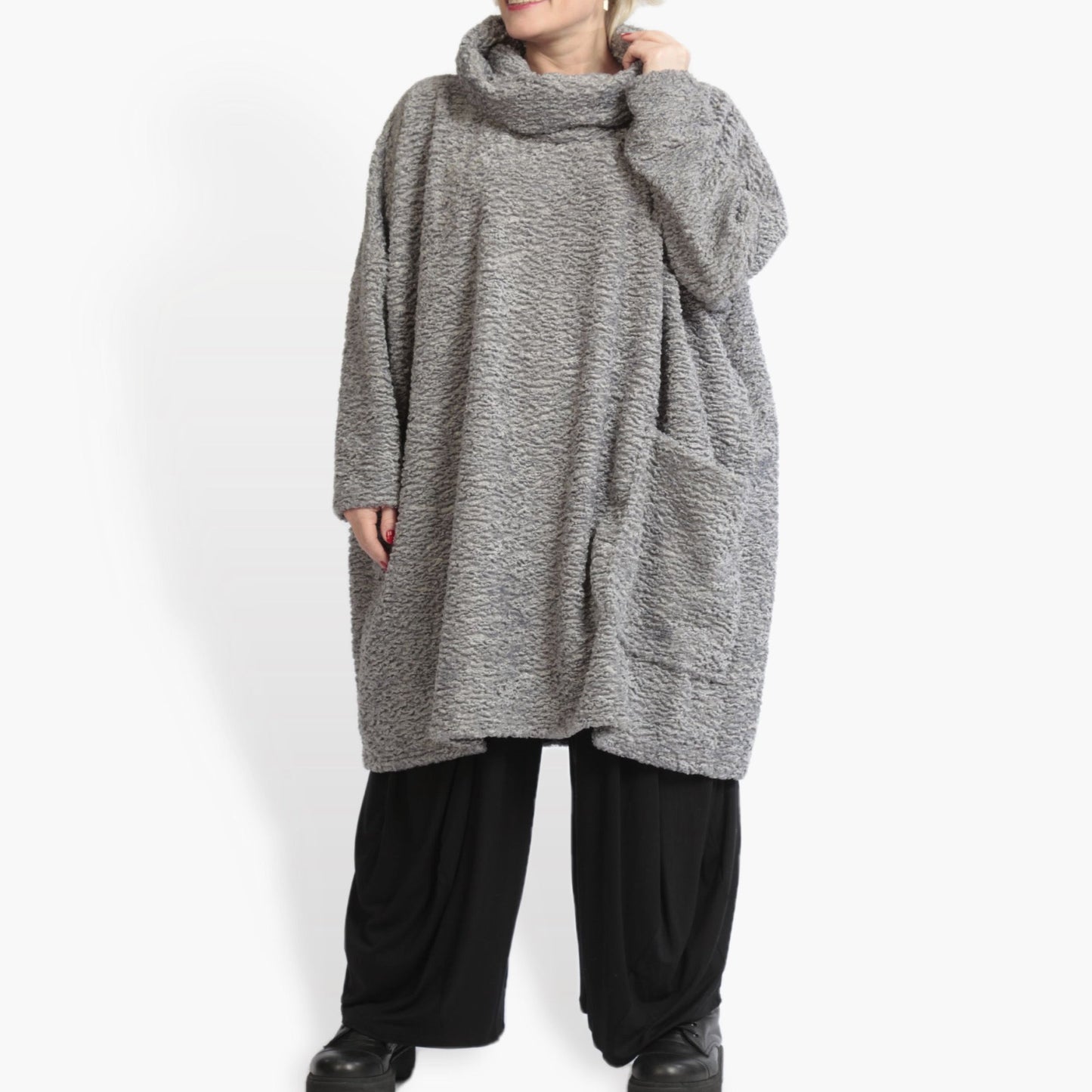 Winter Big Shirt in a boxy shape made from Astrakan quality, Astra in silver