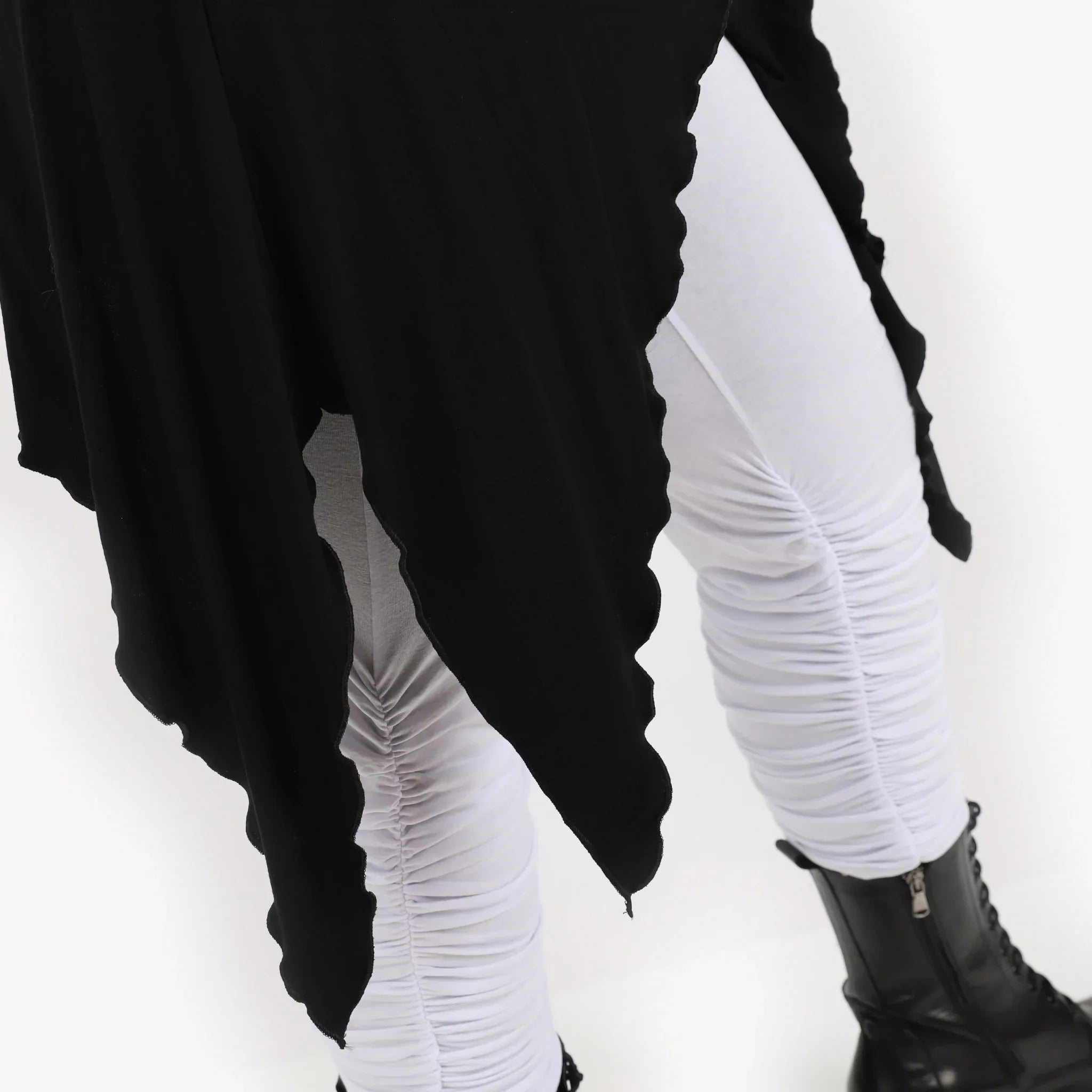 AKH 1975 Top, Black