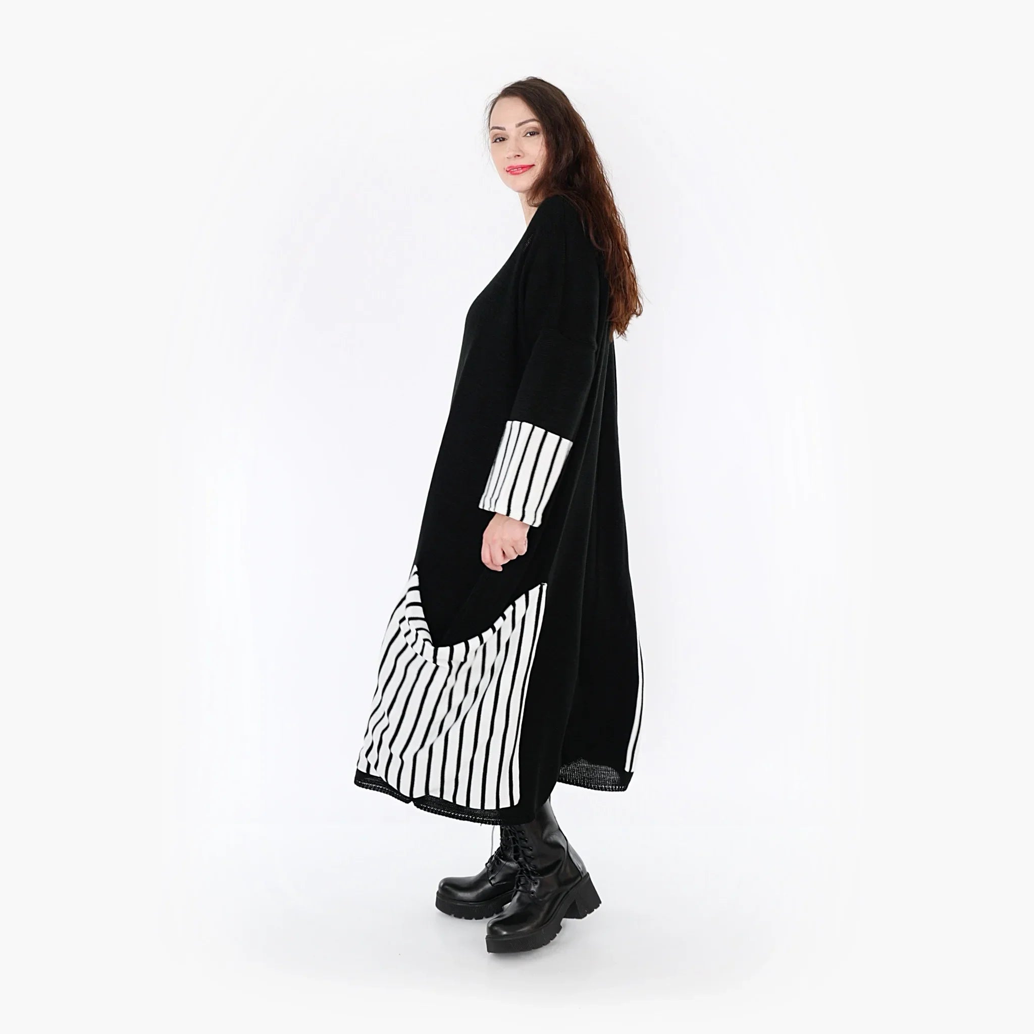 AKH 2405 Dress, Black and White