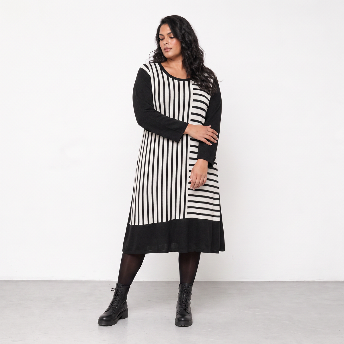 AKH Fashion Kleid Warmy 2346 Weiß/Schwarz