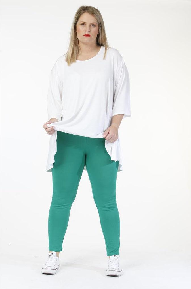 Sommer Leggings in gerader Form aus feiner Jersey Qualität, Smaragdgrün Lagenlook Oversize Mode B2B Großhandel