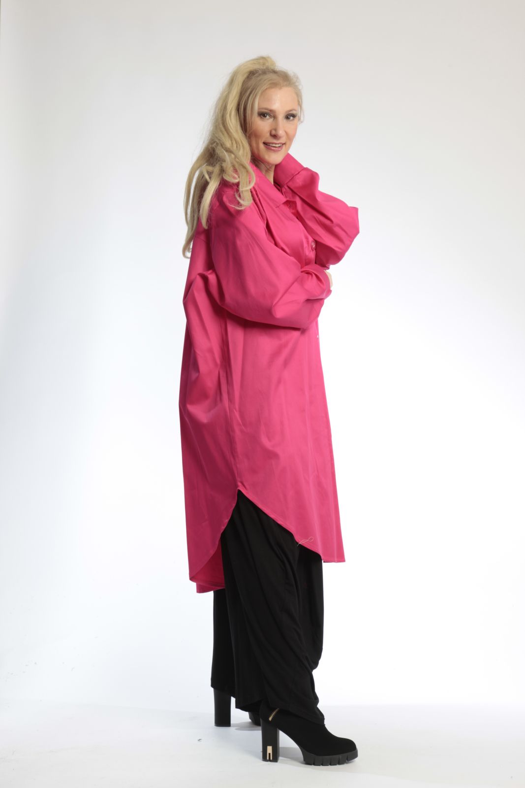 Alltags Bluse in Form aus er Satin Qualität, Pink Lagenlook Oversize Mode B2B Großhandel