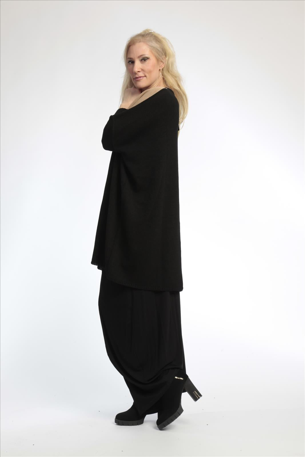 Alltags Pullover in gerader Form aus feiner Strick Qualität, Schwarz-Weiß-Camel Lagenlook Oversize Mode B2B Großhandel