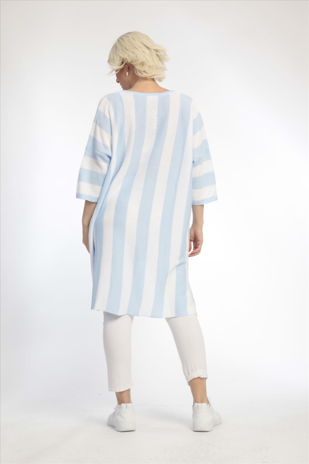 Alltags Pullover in Vokuhila Form aus feiner Strick Qualität, Hellblau-Weiß Lagenlook Oversize Mode B2B Großhandel