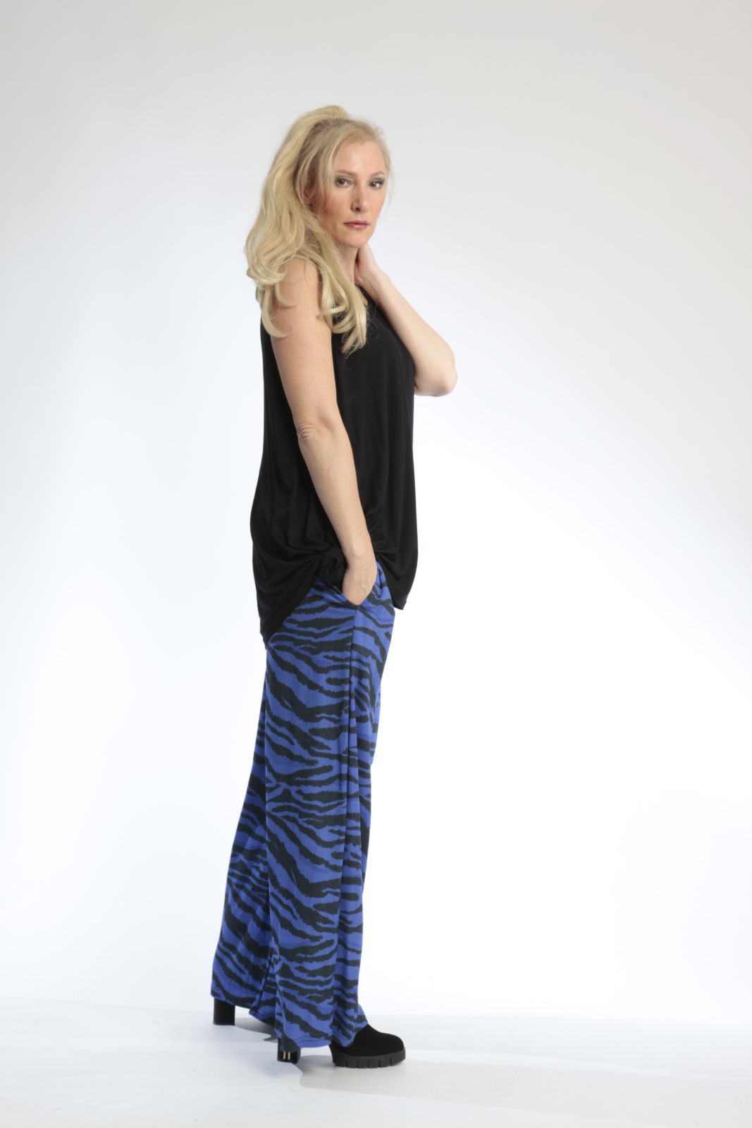 Sommer Hose in gerader Form aus er Qualität, Royalblau-Schwarz Lagenlook Oversize Mode B2B Großhandel