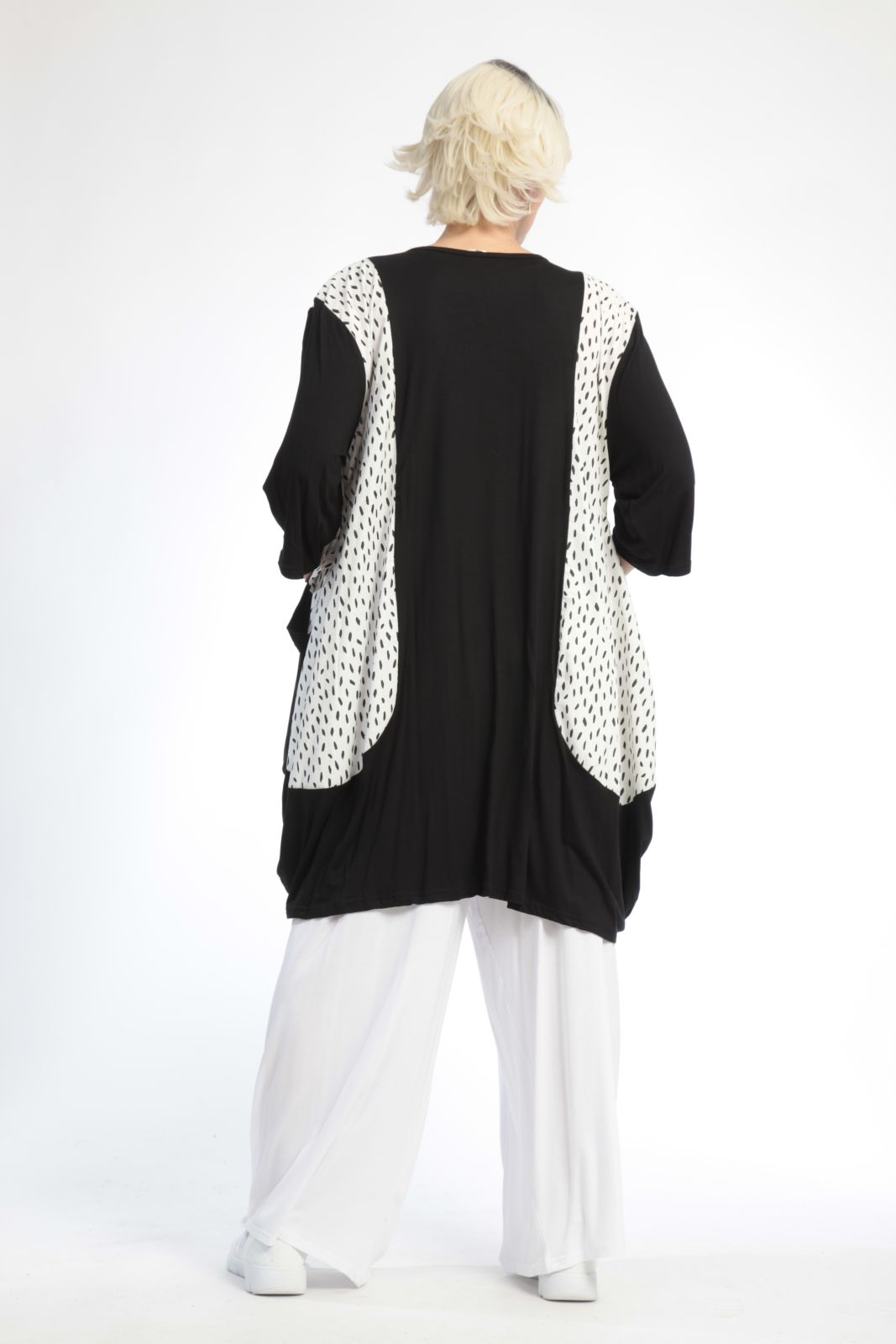 Sommer Shirt in Ballon Form aus er Jersey Qualität, Schwarz-Weiß Lagenlook Oversize Mode B2B Großhandel