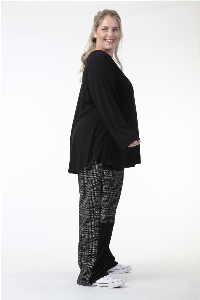 Winter Hose in Form aus er Jersey Qualität, Schwarz-Weiß Lagenlook Oversize Mode B2B Großhandel