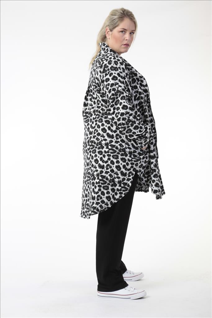 Winter Jacke in gerundeter Form aus er Qualität, Schwarz-Weiß Lagenlook Oversize Mode B2B Großhandel